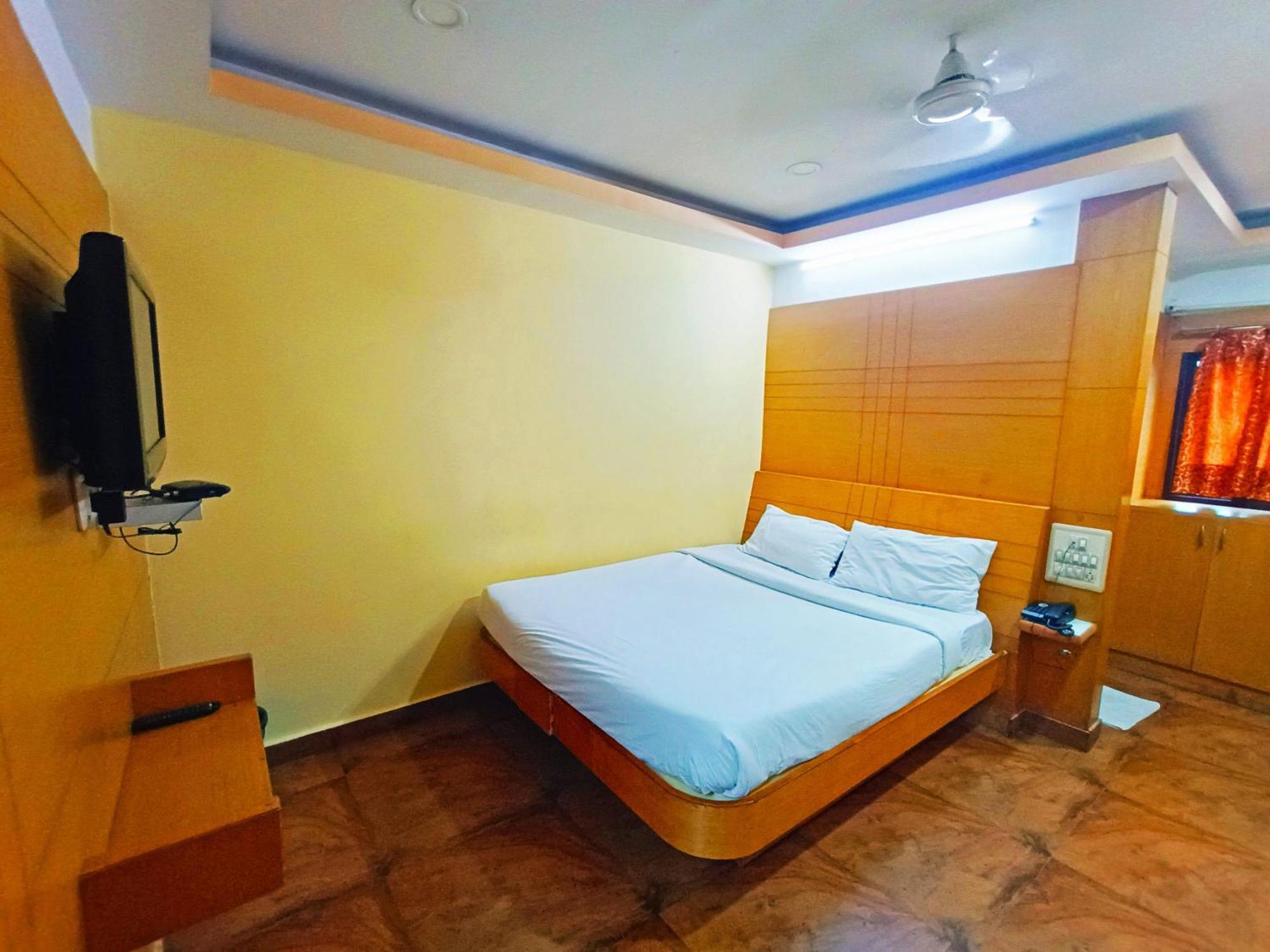 Pavithra Paradise Hotell Bangalore Exteriör bild