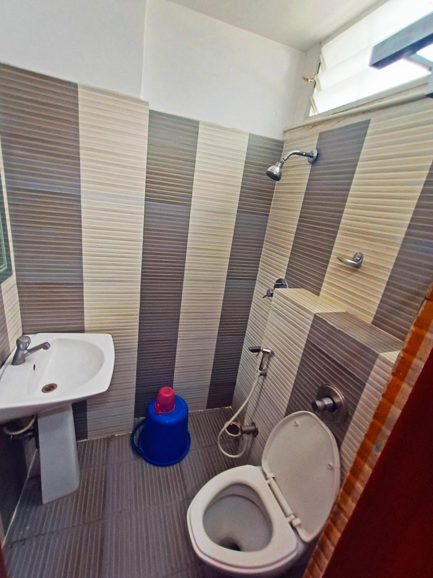 Pavithra Paradise Hotell Bangalore Exteriör bild