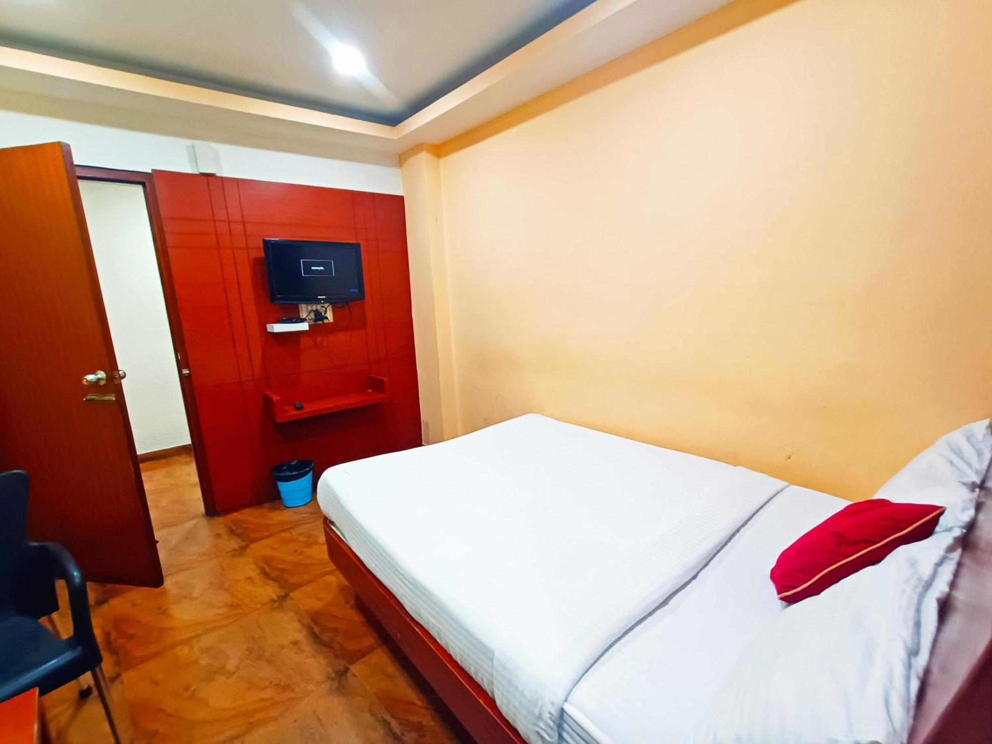 Pavithra Paradise Hotell Bangalore Exteriör bild